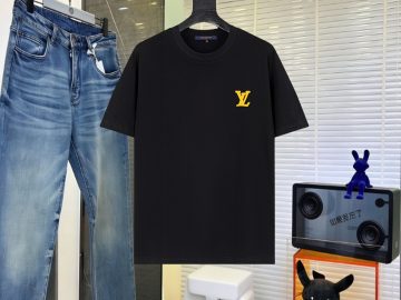 LOUIS VUITTON T shirt