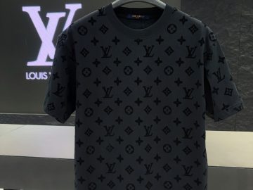 LOUIS VUITTON T shirt