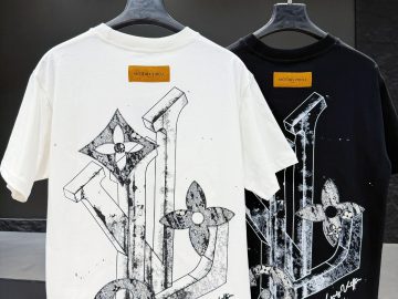 LOUIS VUITTON T shirt