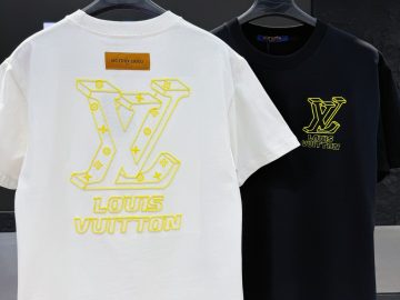 LOUIS VUITTON T shirt