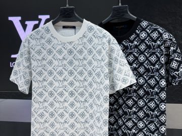 LOUIS VUITTON T shirt