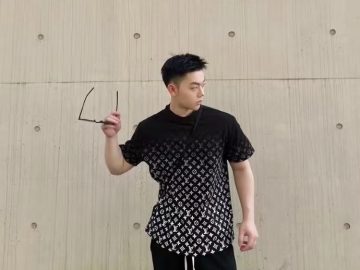 LOUIS VUITTON T shirt