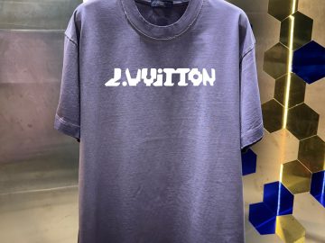 LOUIS VUITTON T shirt