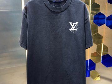 LOUIS VUITTON T shirt