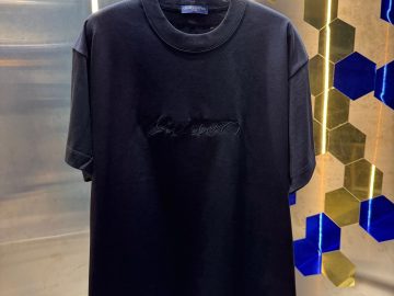 LOUIS VUITTON T shirt