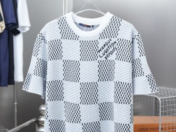 LOUIS VUITTON T shirt