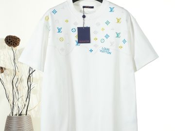 LOUIS VUITTON T shirt