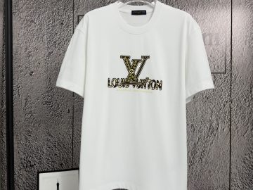 LOUIS VUITTON T shirt