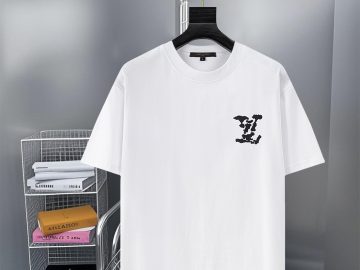 LOUIS VUITTON T shirt