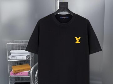 LOUIS VUITTON T shirt
