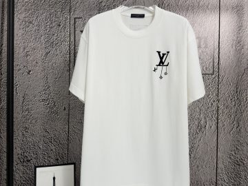 LOUIS VUITTON T shirt