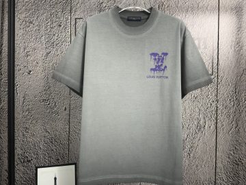 LOUIS VUITTON T shirt