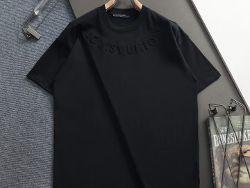 LOUIS VUITTON T shirt