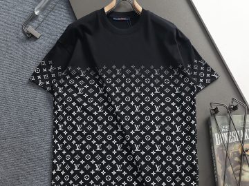 LOUIS VUITTON T shirt