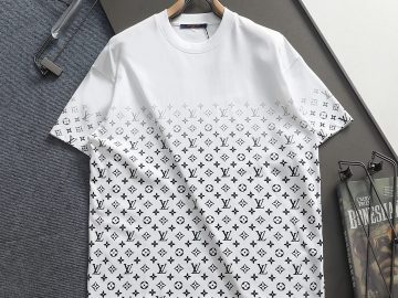LOUIS VUITTON T shirt