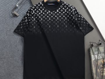 LOUIS VUITTON T shirt