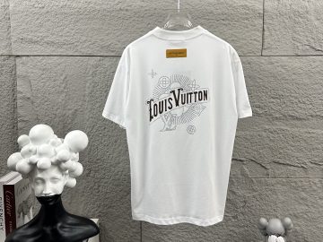 LOUIS VUITTON T shirt