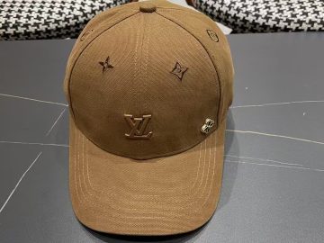 LOUIS VUITTON Caps