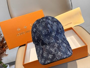 LOUIS VUITTON Caps