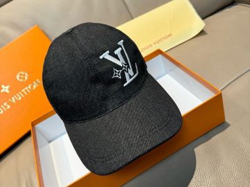 LOUIS VUITTON Caps