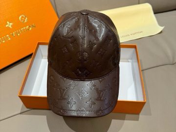 LOUIS VUITTON Caps