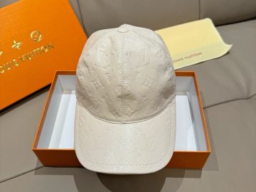 LOUIS VUITTON Caps