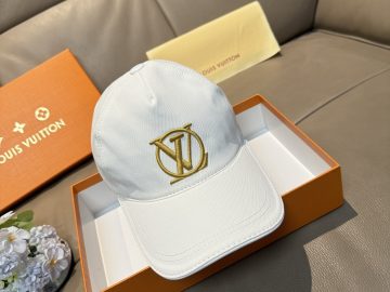 LOUIS VUITTON Caps
