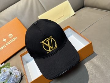 LOUIS VUITTON Caps