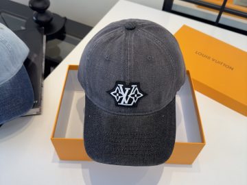 LOUIS VUITTON Caps