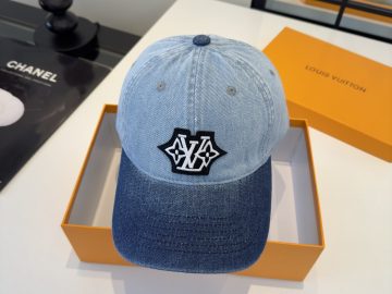 LOUIS VUITTON Caps