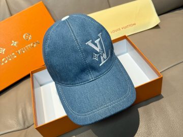 LOUIS VUITTON Caps