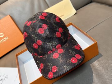 LOUIS VUITTON Caps