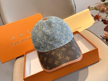 LOUIS VUITTON Caps