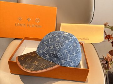 LOUIS VUITTON Caps