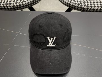 LOUIS VUITTON Caps