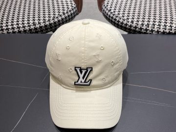 LOUIS VUITTON Caps