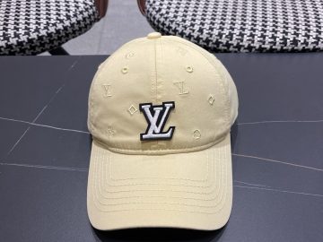 LOUIS VUITTON Caps