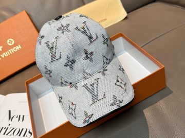 LOUIS VUITTON Caps