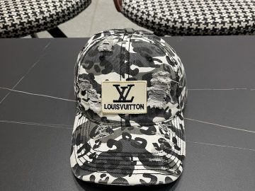 LOUIS VUITTON Caps