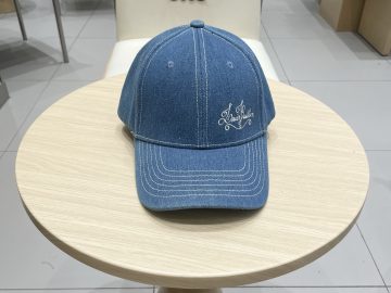 LOUIS VUITTON Caps