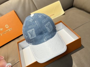 LOUIS VUITTON Caps