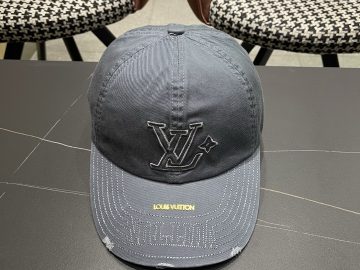 LOUIS VUITTON Caps
